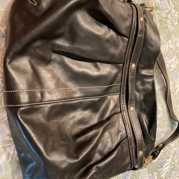 Elegant Coach Black Leather Bag - Picture 5 of 9